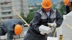 Вячеслав Гладков поздравил строителей с их профессиональным праздником 