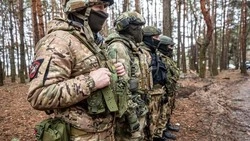 Вячеслав Гладков сообщил о выдаче 2 тыс. комплектов демисезонной формы бойцам самообороны