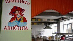 Как и кем организованы обеды в школьных столовых Ивнянского района