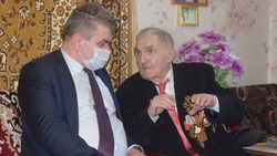 Игорь Щепин поздравил с днём рождения ветерана Великой Отечественной войны из Ивни