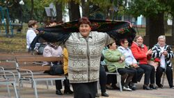Ивнянцы отметили День пожилых людей концертом местных исполнителей