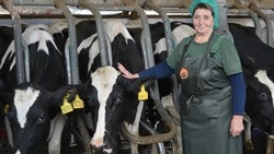 Чтоб хлебушек и молочко на столе. Как Надежда Батурина заряжает энергией и позитивом своих коллег