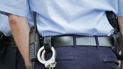 Ивнянские полицейские задержали наркокурьера у закладки