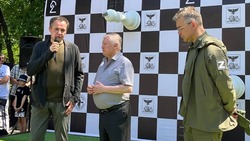 Вячеслав Гладков поддержал предложение открыть шахматную школу Карпова