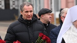 Вячеслав Гладков с Иреком Файзуллиным посетили заупокойную литию по погибшим 30 декабря белгородцам