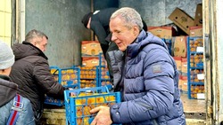 Белгородский губернатор передал волонтёрам «Солдатского привала» консервы и фрукты для бойцов 