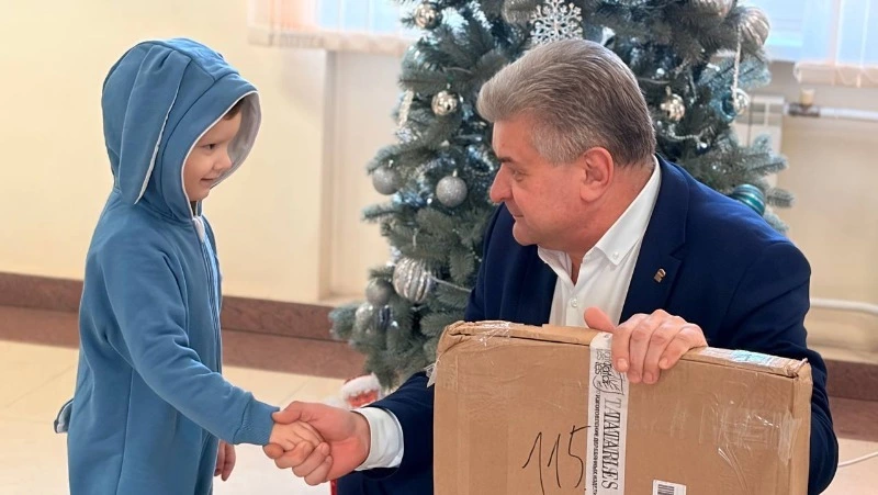 Игорь Щепин присоединился к всероссийской новогодней акции «Ёлка желаний»