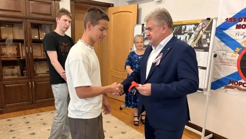 Трое ивнянцев получили ключи от новых квартир