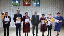 Алексей Калашников наградил работников местного самоуправления