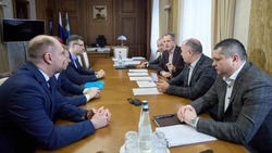 Вячеслав Гладков обсудил с директором ПАО «Россети Центр» обеспечение стабильного электроснабжения