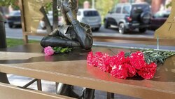 Временный мемориал в память о жертвах трагедии в Казани появился в Белгороде