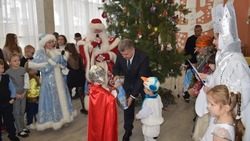 Игорь Щепин поздравил юных ивнянцев, чьи родители участвуют в СВО