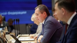 Вячеслав Гладков поручил создать кадровый профицит медработников в Белгородской области
