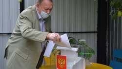 Почётный гражданин Ивнянского района Александр Базаров проголосовал на дому