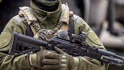 Вячеслав Гладков отметил депутата облдумы Сергея Попова — добровольца отряда «Барс-Белгород»