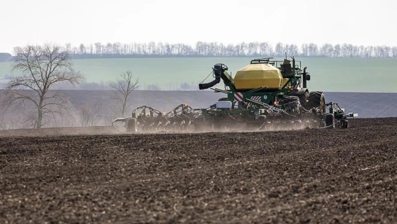 Подкормка озимых началась на полях Ивнянского мунокруга