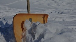 Более 2 тысяч человек убирали снег на выходных в Белгородской области