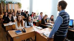 Евгений Савченко предложил ввести личную ответственность директоров школ за брань учеников