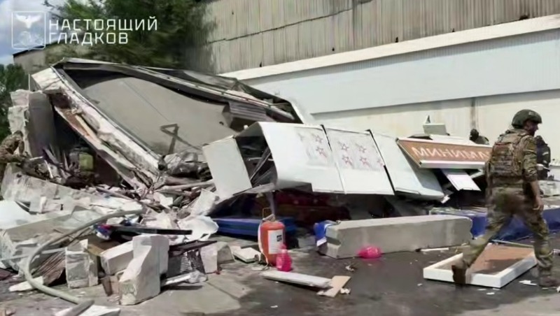 Гладков показал последствия удара БПЛА по заправке в Белгороде 
